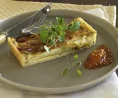 Lauchquiche mit Brie und Chutney aus Feige