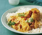 Fischcurry mit Kokosmilch und Reisbeilage