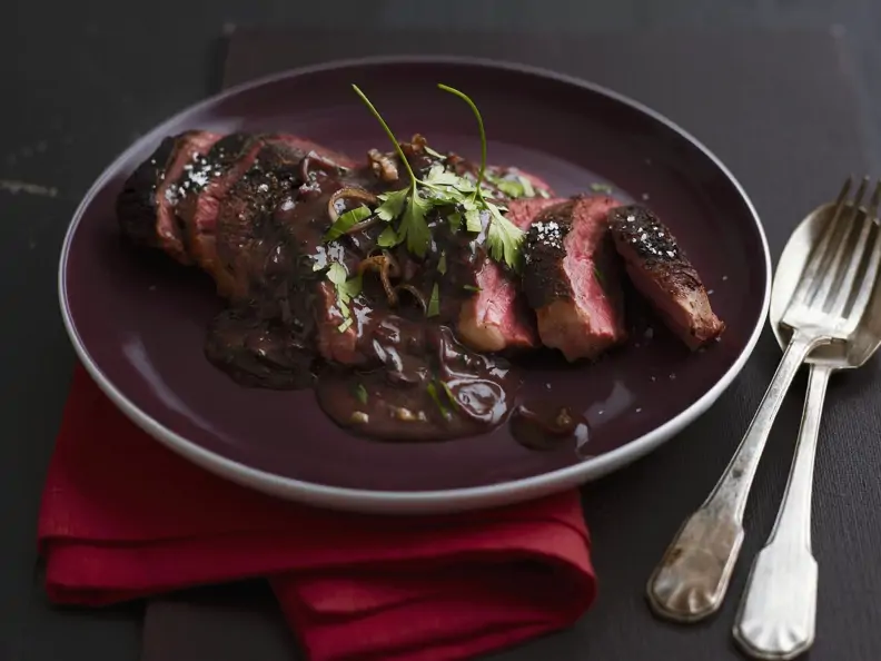 Gebratene Entenbrust mit Weinsoße