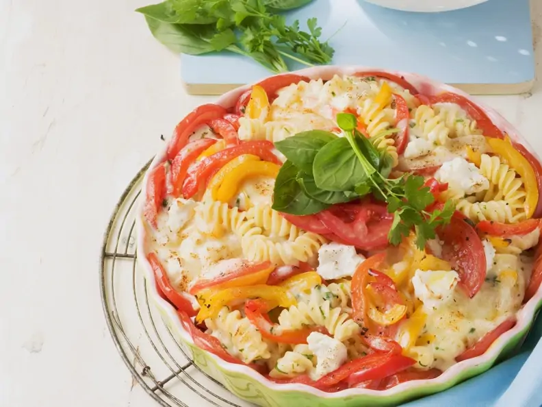 Nudelauflauf mit Tomaten