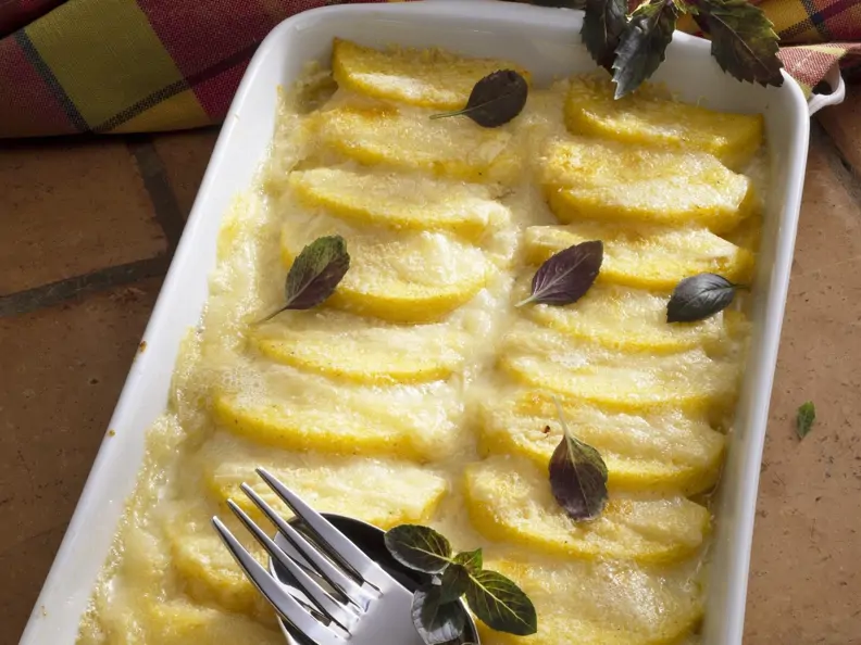 Käse-Polenta-Gratin