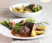 Rinderrouladen mit Speckbohnen und Kartoffeln