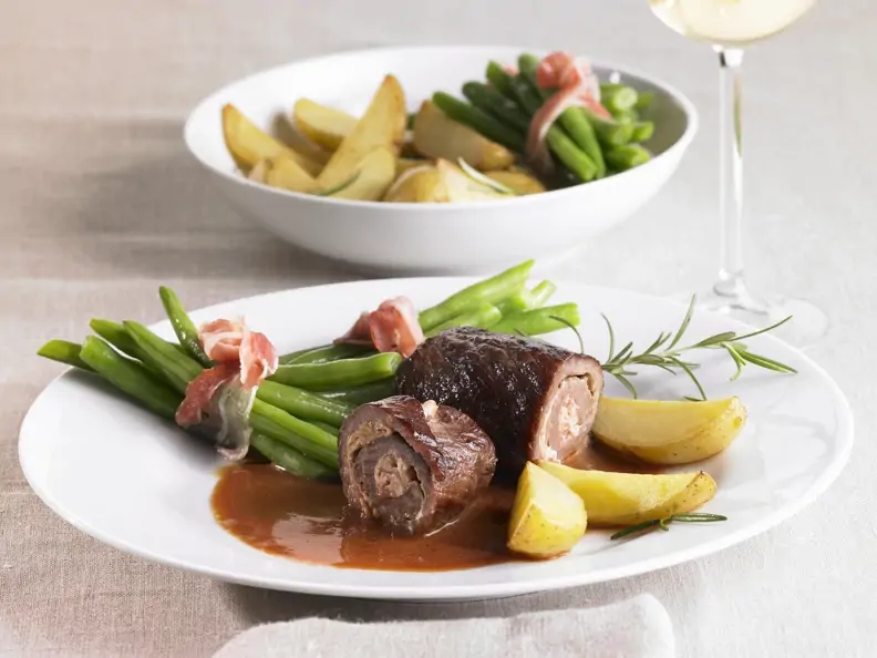 Rinderrouladen mit Speckbohnen und Kartoffeln