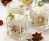 Hering mit Zwiebeln und saurer Sahne