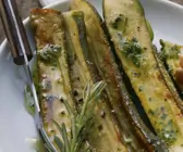 Marinierte Zucchini mit Rosmarin