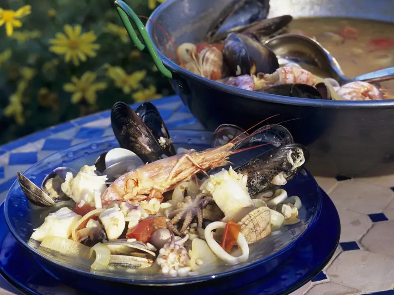 Fischeintopf mit Meeresfrüchten