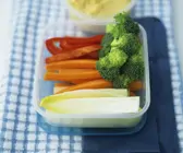 Gemüsesticks mit Kichererbsendip