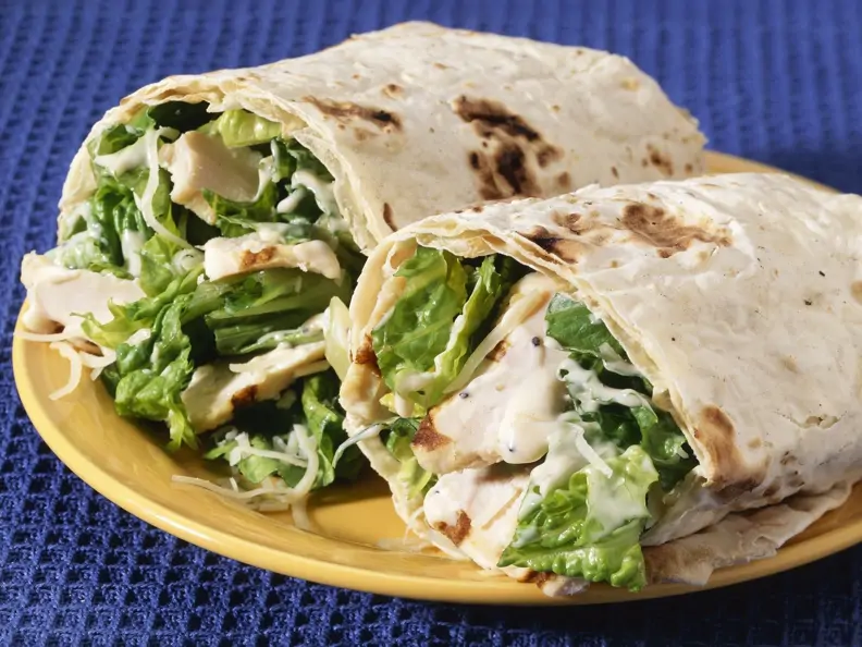 Hähnchen-Wraps mit Römersalat