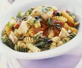 Nudelsalat mit Hähnchen