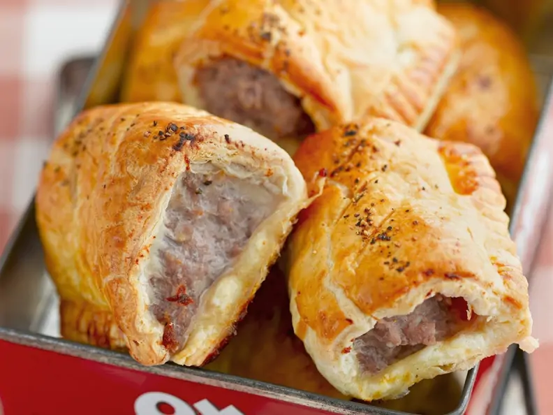 Blätterteigröllchen mit Wurstbrät