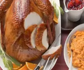 Truthahnbraten mit Preiselbeersoße und Süßkartoffelpüree