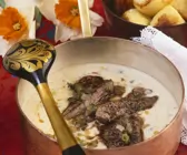 Rindereintopf auf russische Art (Boeuf Stroganoff)