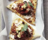 Flammkuchen mit Hackfleisch und Bohnen