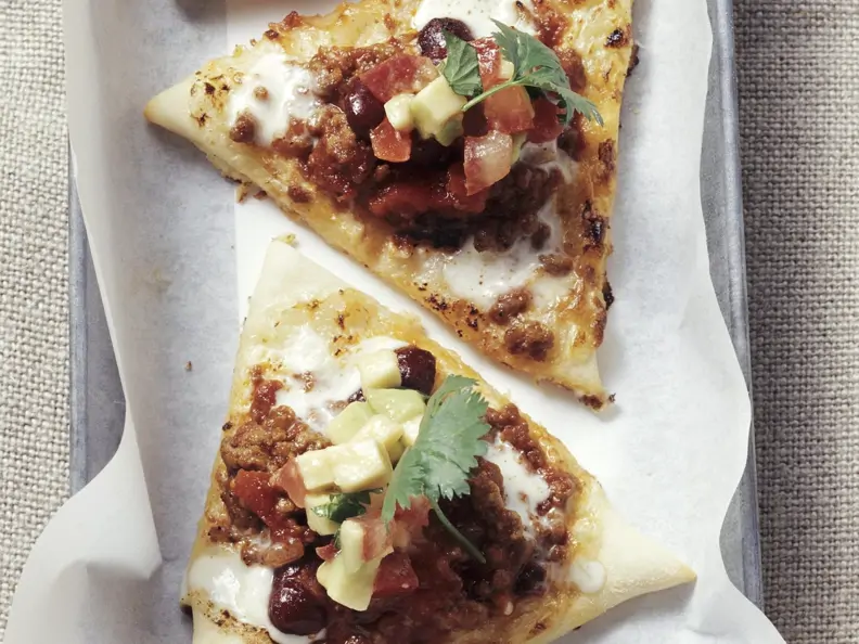 Flammkuchen mit Hackfleisch und Bohnen