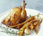 Gebratenes Hähnchen mit Wintergemüse