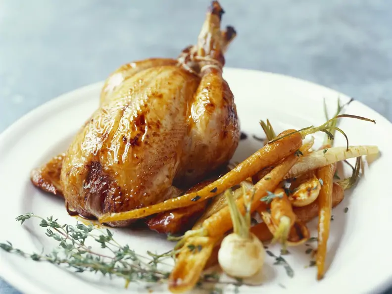 Gebratenes Hähnchen mit Wintergemüse