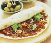 Lahmacun mit Lammhackfleisch