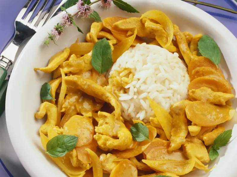 Hähnchenragout mit Curry und Aprikosen