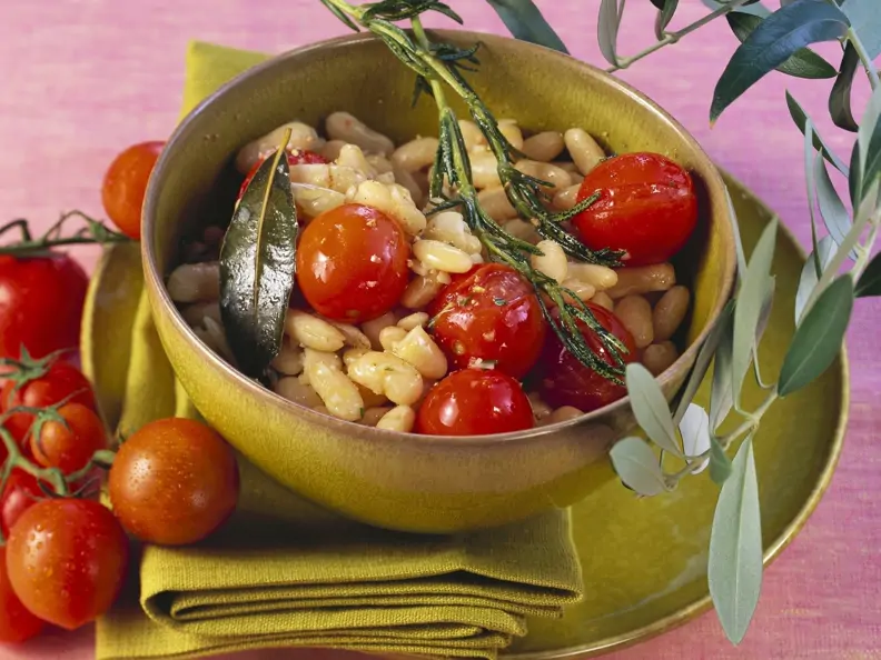 Bohnen mit Rosmarin und Tomaten
