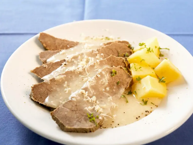 Tafelspitz mit Meerrettichsoße und Kartoffeln