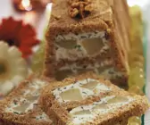 Terrine mit Birnen und Blauschimmelkäse