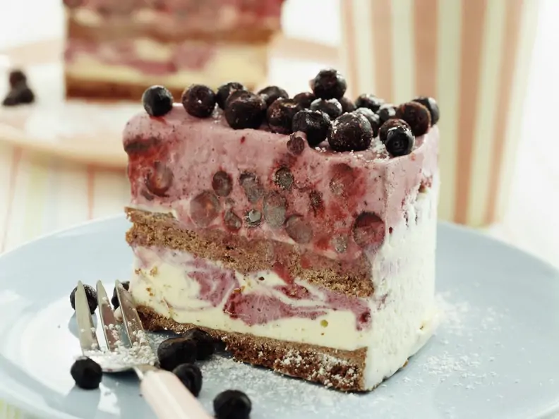 Heidelbeer-Eistorte