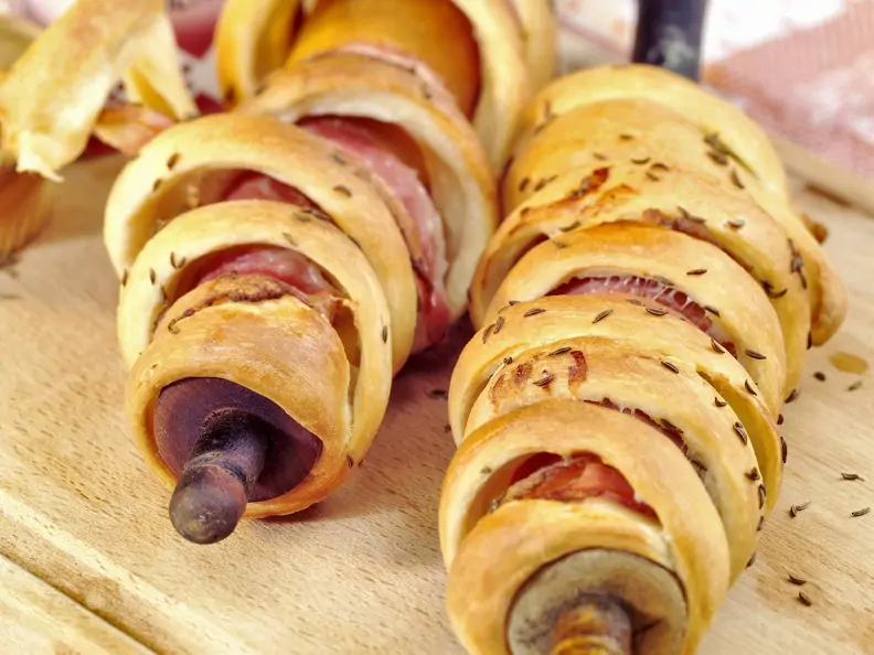 Stockbrot mit Speck