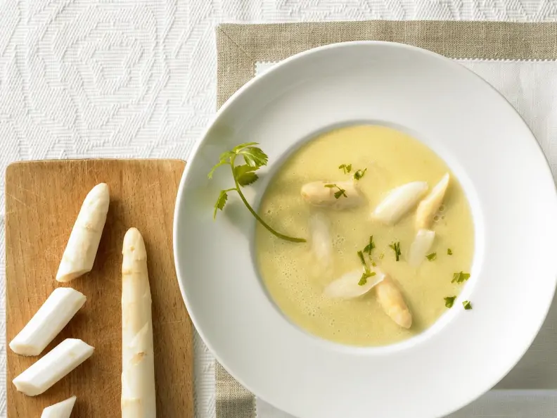 Klassische Spargelsuppe