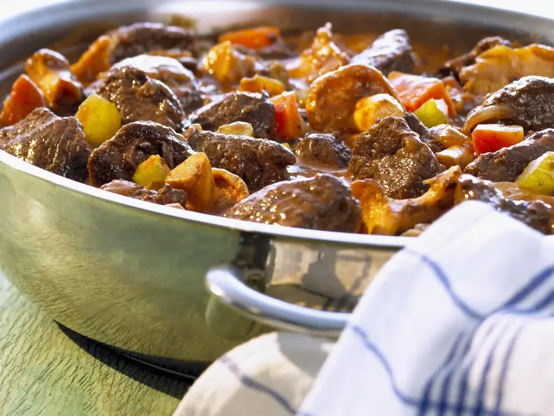 Wildgulasch mit Pfifferlingen
