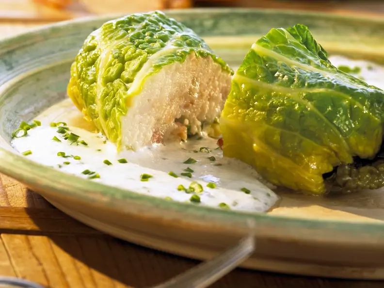 Wirsing-Roulade mit Rotbarsch