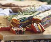 Gegrilltes Schichtgemüse