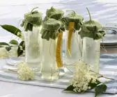 Sirup aus Holunderblüten