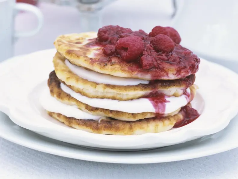 Pancakes mit Himbeersoße