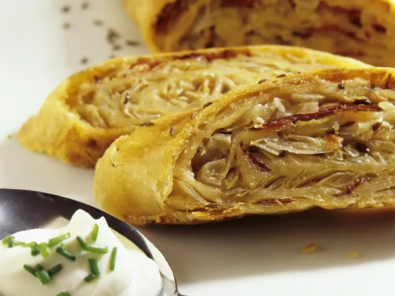 Herzhafter Zwiebelstrudel