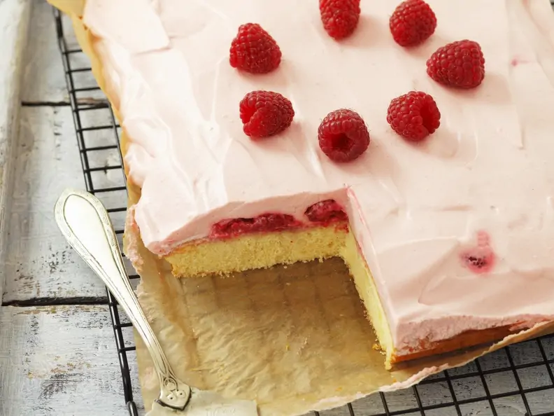 Kuchen mit Himbeercreme