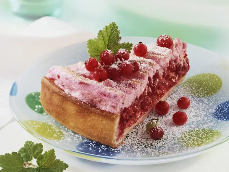 Johannisbeerkuchen mit Baiser