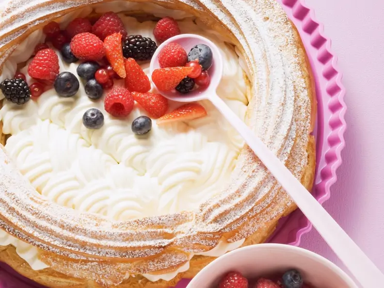 Beerenkuchen mit Kokos-Joghurt-Creme