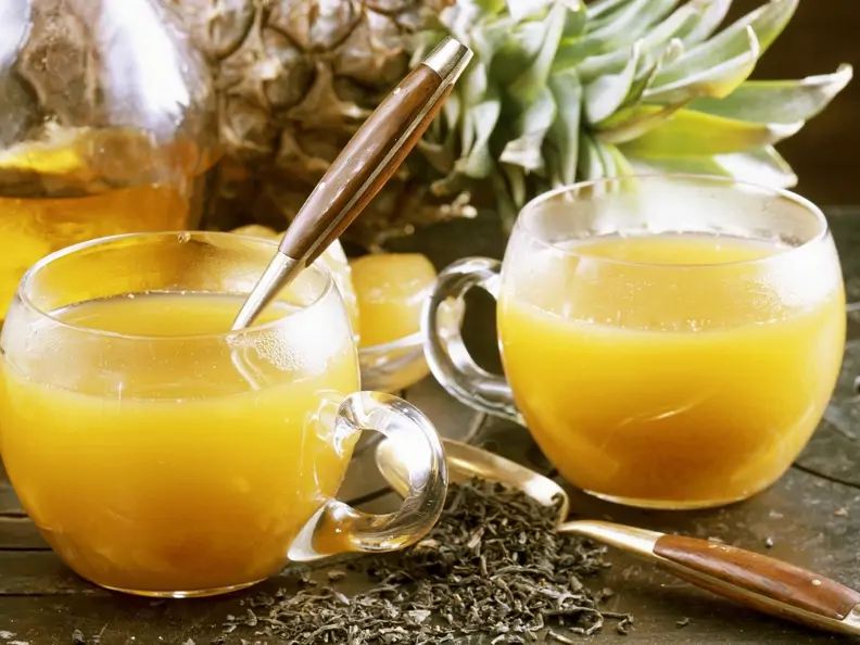 Sanddorn-Ananas-Punsch