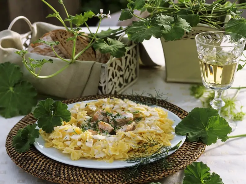 Pasta mit Lachs-Sahnesoße