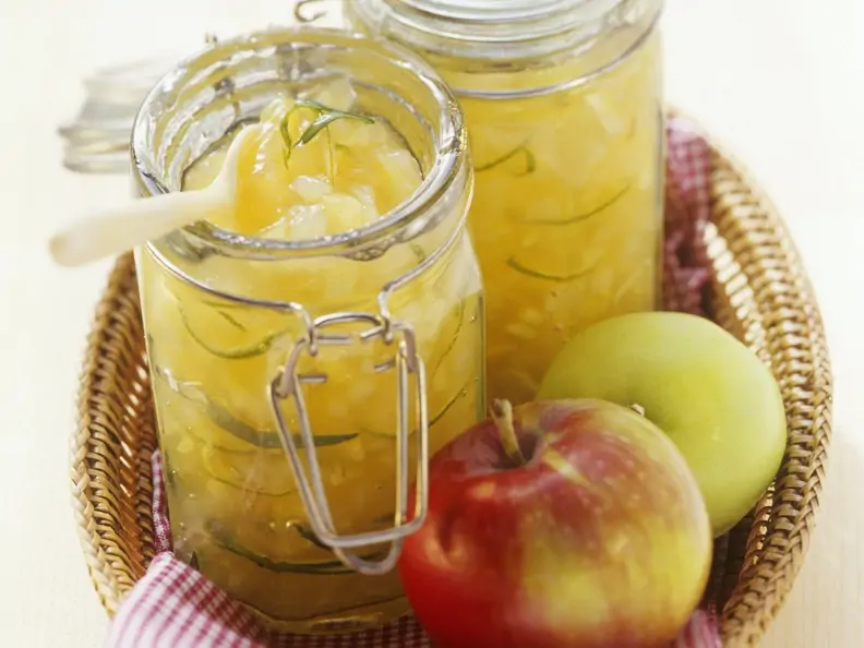 Apfelkonfitüre mit Birne und Estragon