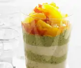Mandel- und Pistazienmousse mit Zitrusfrüchte-Salat