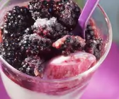 Panna cotta mit Brombeersoße