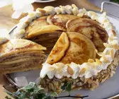 Mandel-Pfannkuchen-Torte nach ostfriesischer Art (Knüppeltorte)