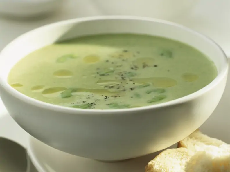 Cremige grüne Bohnensuppe