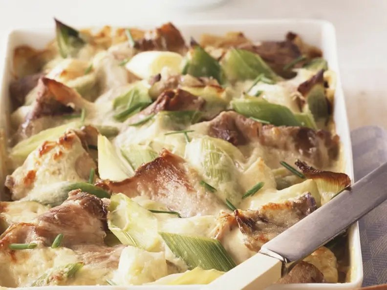 Schweinebraten-Lauch-Gratin mit Käse