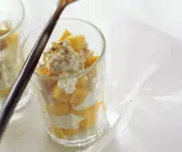 Quark-Mango-Dessert mit Haferflocken