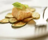 Seeteufelfilet mit Zucchinihobeln und Zucchinisoße