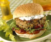 Vegi-Burger mit Quarkcreme