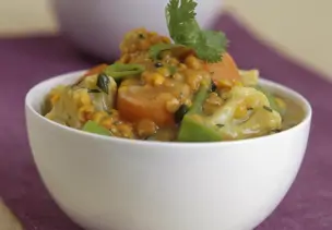 Linsen-Dal mit Blumenkohl