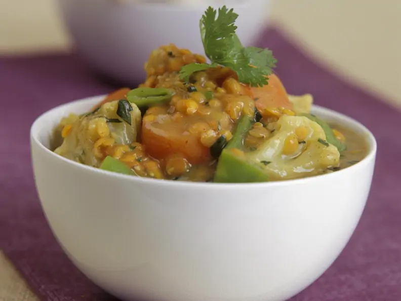 Linsen-Dal mit Blumenkohl